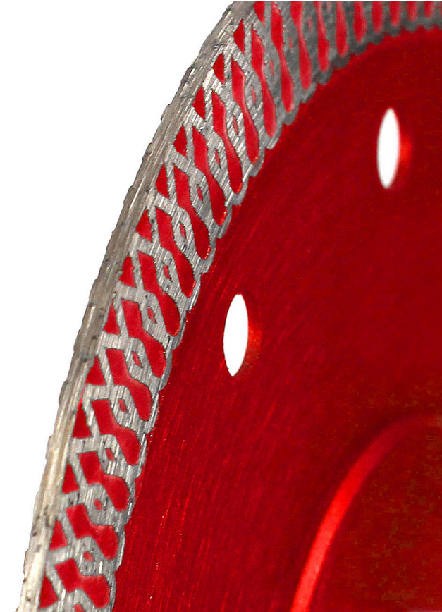 Kotouč diamantový TURBO Nasenaradi 125mm 1,4mm 12 200obr/min — Kotouč v provozu