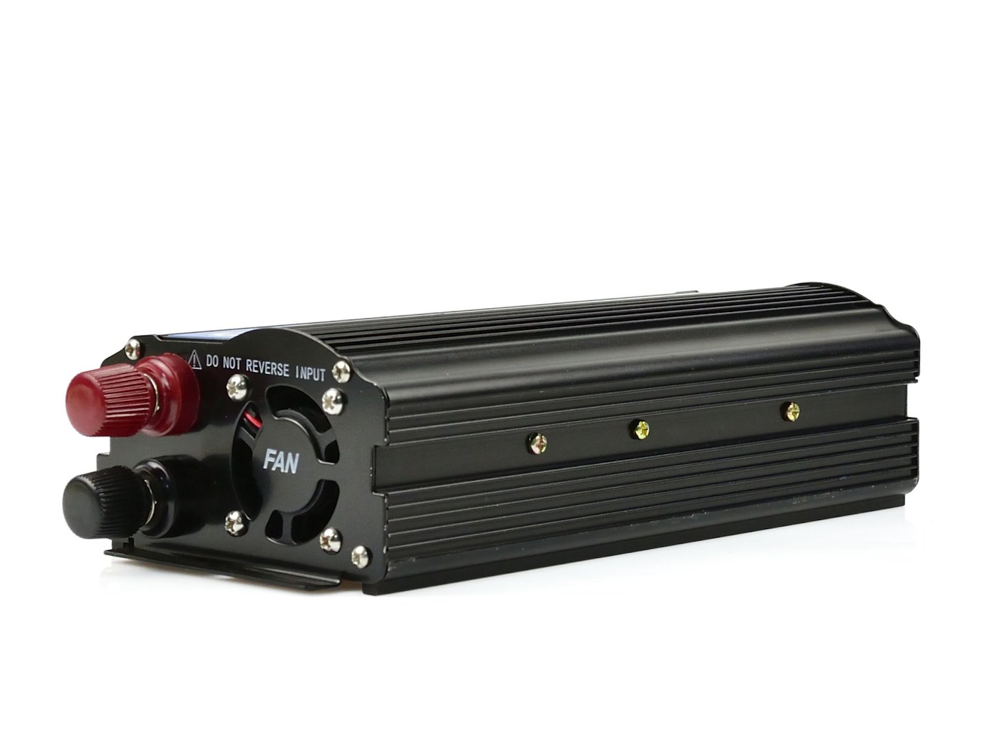 Napěťový měnič Geko 24 V/230 V 500/1000 W — V provozu