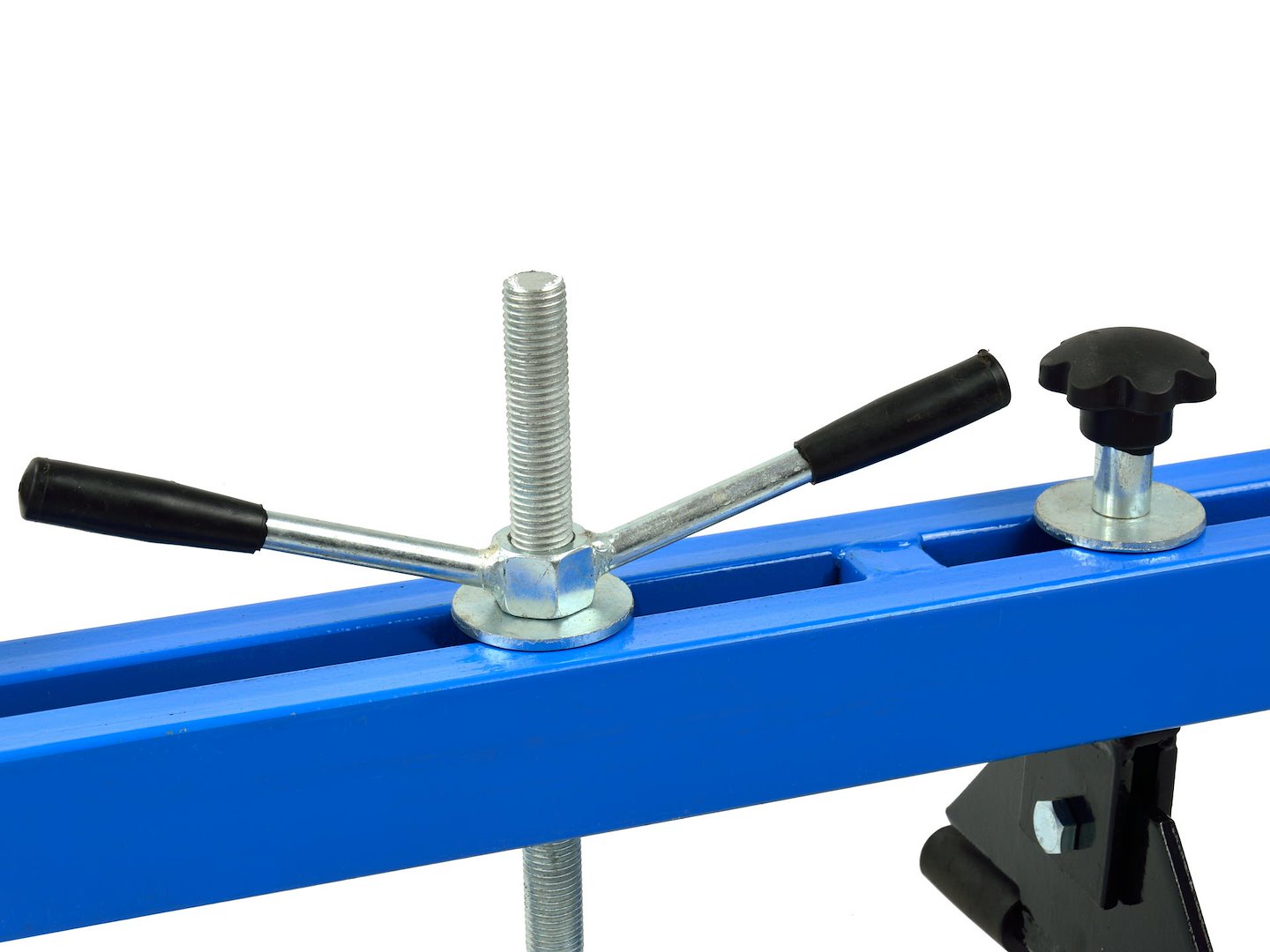 Nosník pro zavěšení motoru 500 kg Geko g02190 — Použití v praxi