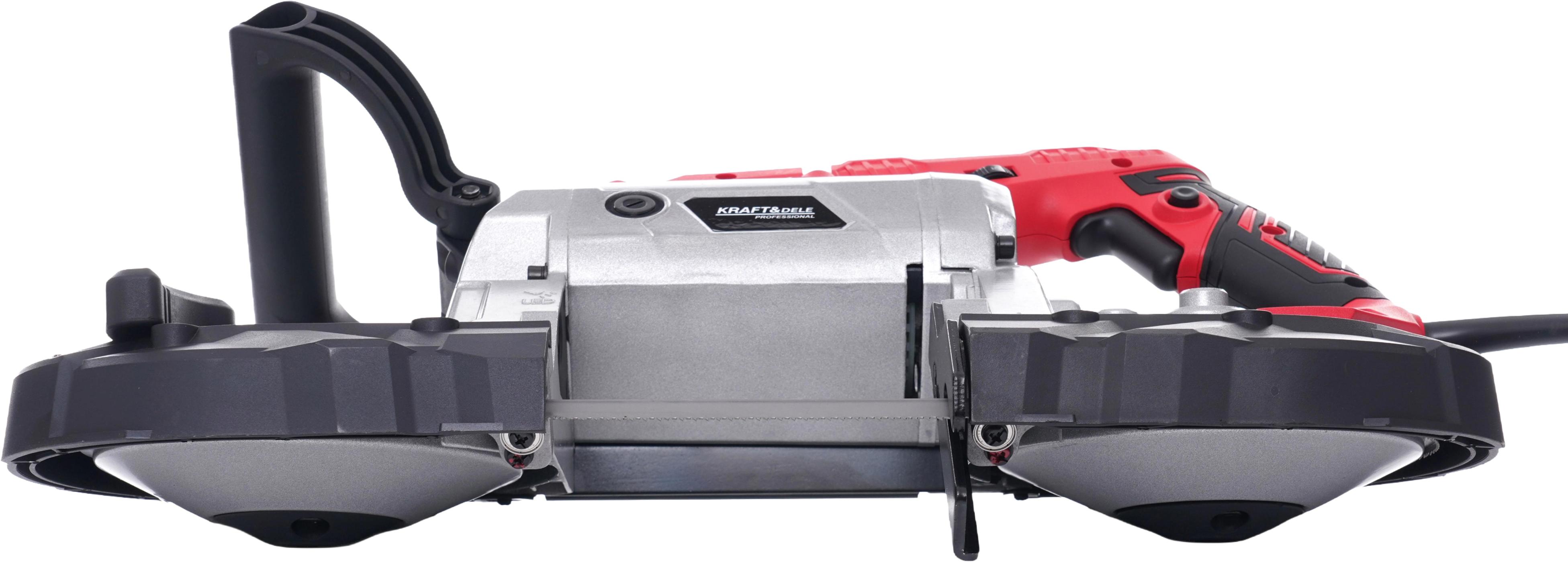 Přenosná pilka na páskové pily 1900 W KD3037 Kraft-Dele — V provozu
